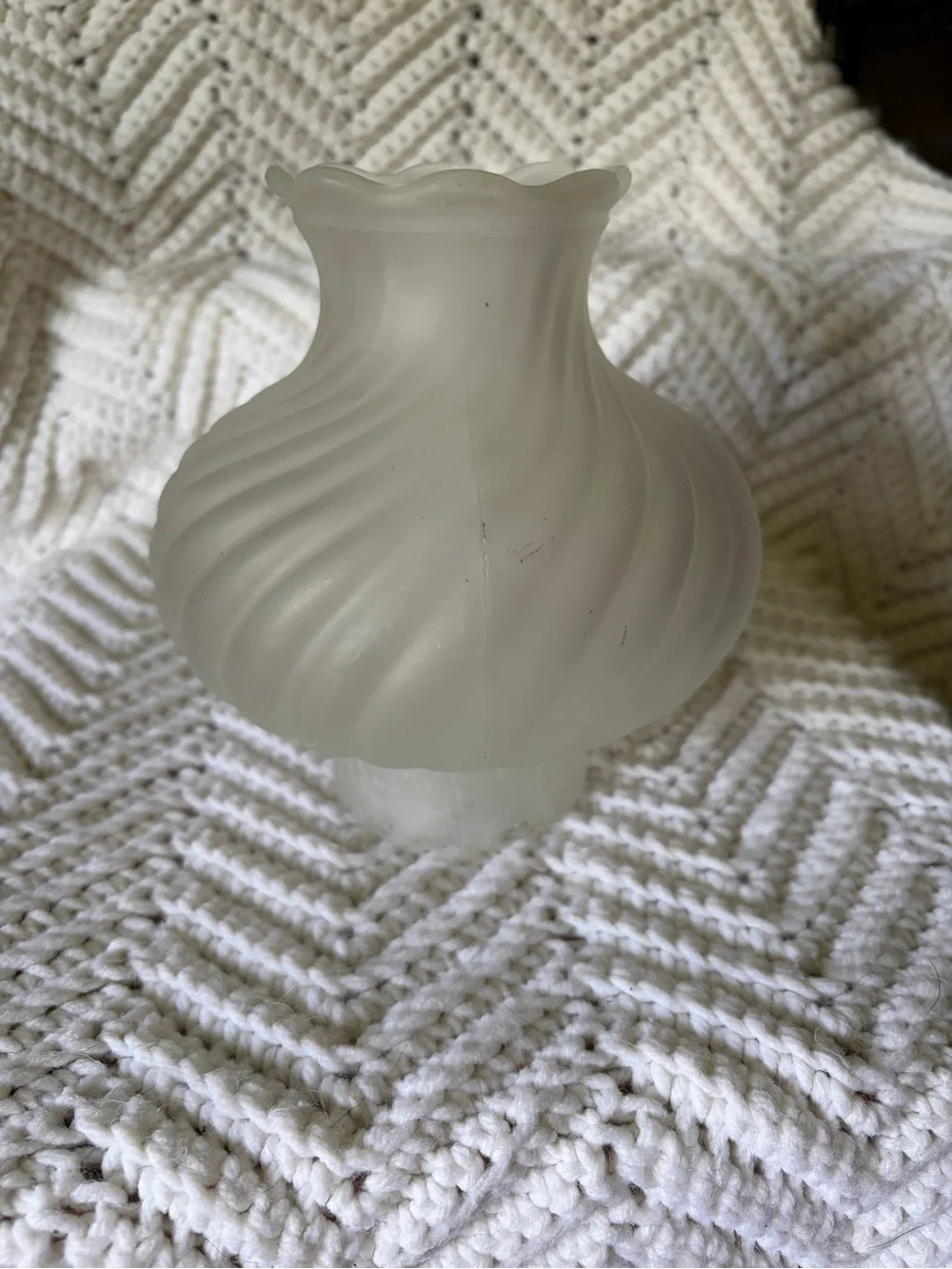 Frosted Glass Swirl chimney for Oil Lamp- White